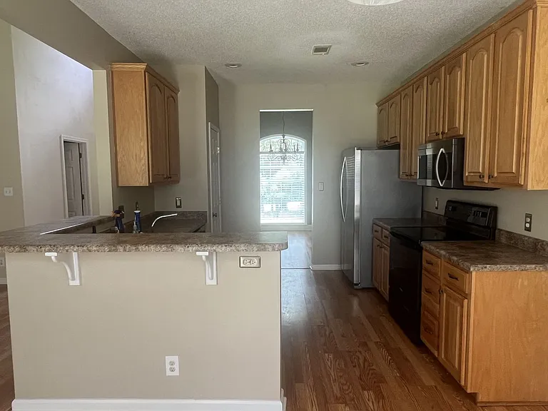 136 Joycliff Cir — Photo 8