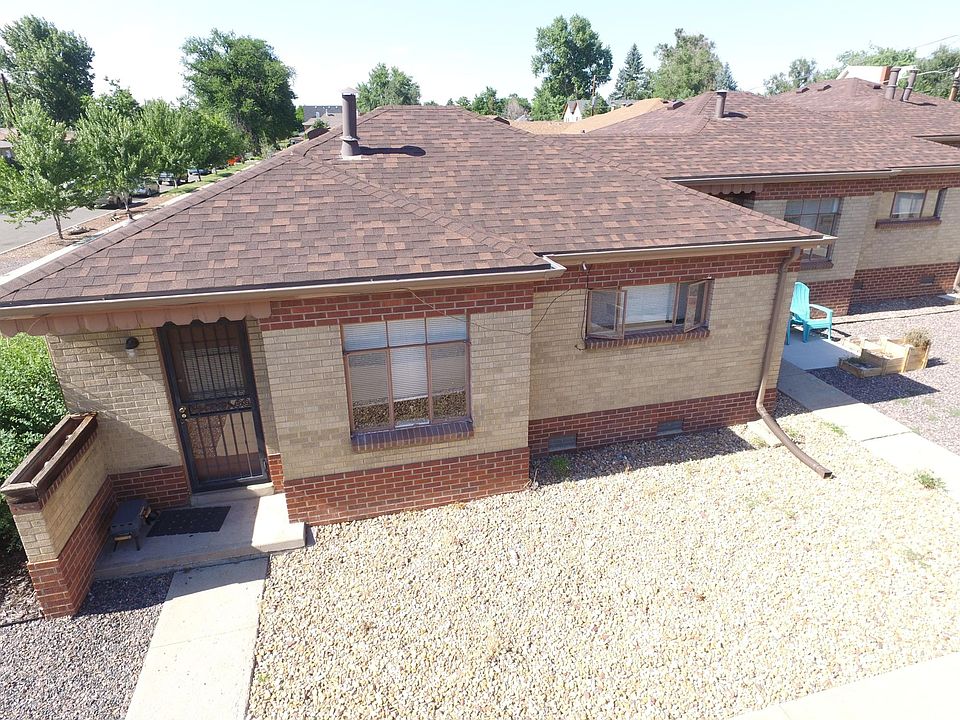 Exterior of the apt being offered....End Unit !!