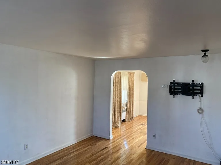 2612 Whittier Pl — Photo 3