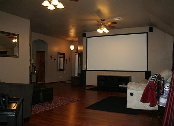 4th image of 924 Black Jack Ln