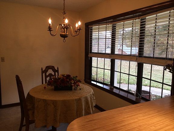 4th image of 103 Silver Creek Dr