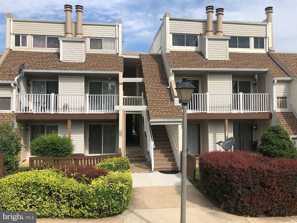 1st image of 1030 Warwick Ct