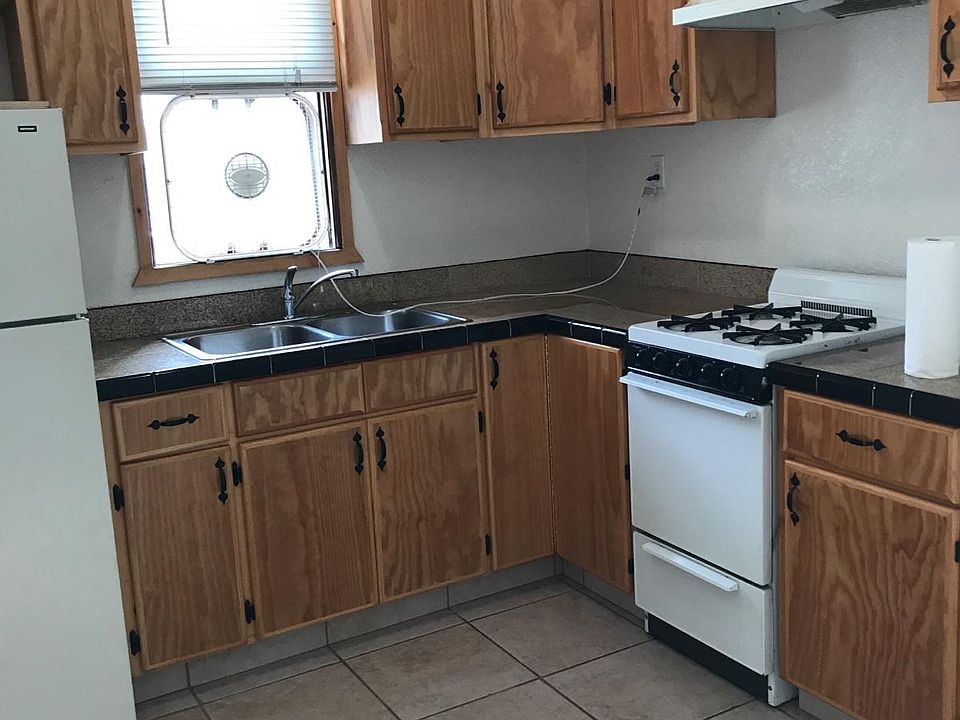 1st image of 2419 1/2 C St