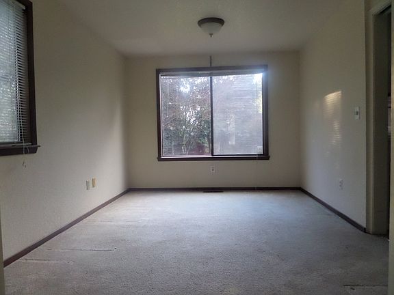 4th image of 4821 Donavan Dr SE