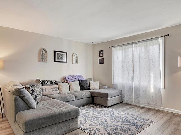 3rd image of 44 Rose Of Sharon Dr Unit 44