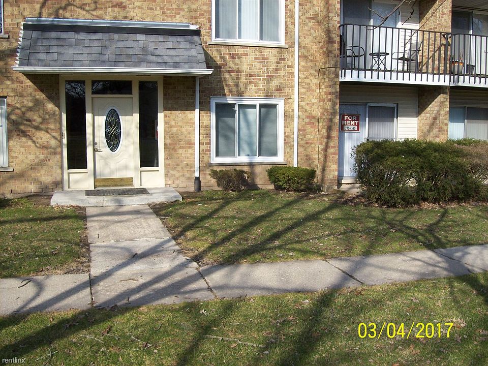 1st image of 806 Sandra Dr Unit 1E