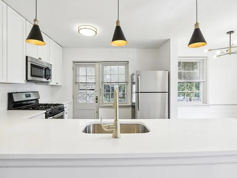 2834 Midvale Ave #M-2834B — Photo 12