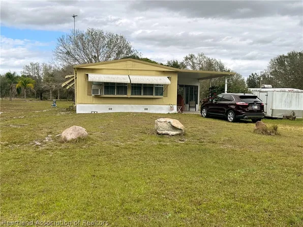 (undisclosed Address), Lorida, FL 33857
