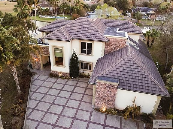 3rd image of 33 Papaya Cir