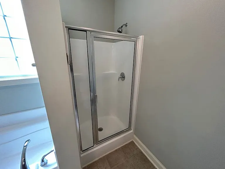 109 Windy Creek Ln — Photo 24