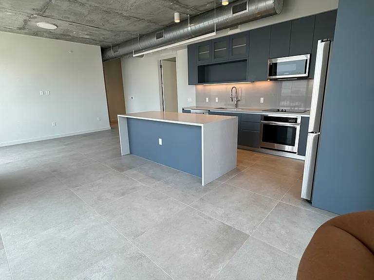 138 NW 31st St #B — Photo 5
