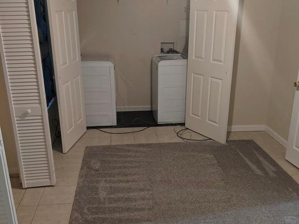 1st image of 207 Stafford Mews Ln #207
