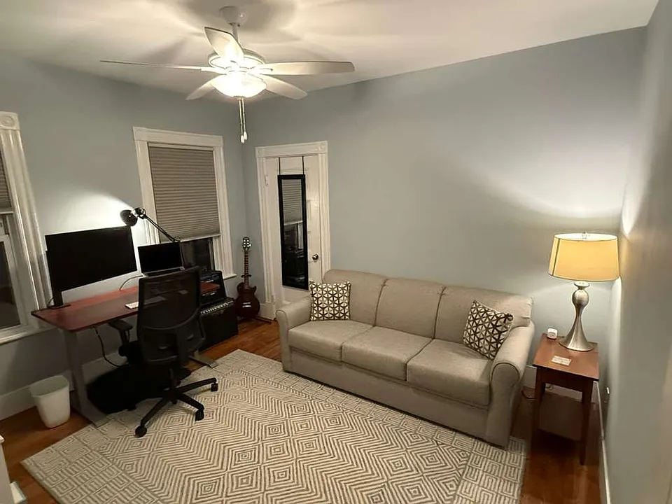 Bedroom 1/Office