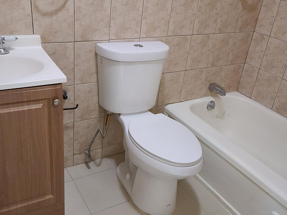 2nd image of 710 27th St Floor 2