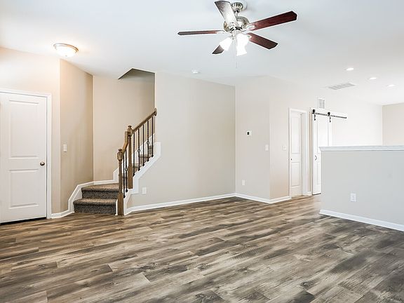 4th image of 154 Rosemary St