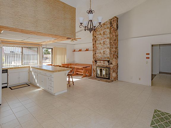 5th image of 885 Laramie Ct