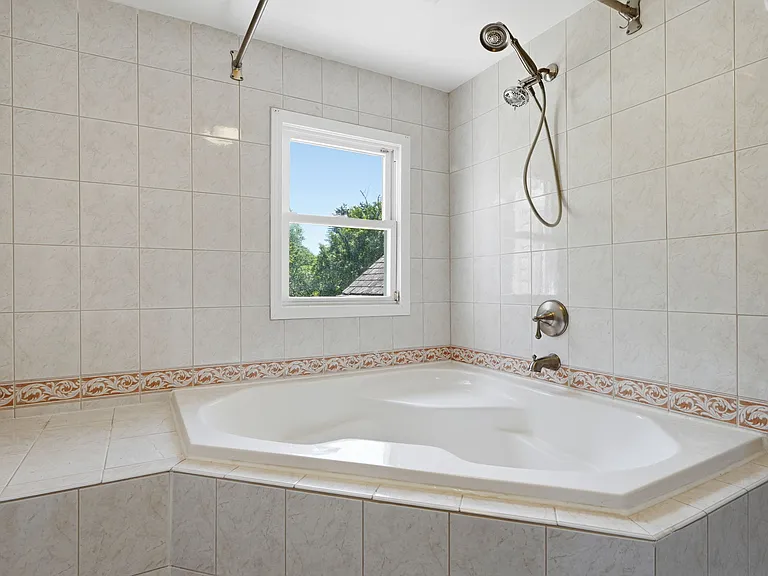 612 Bustleton Pike — Photo 32