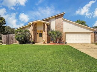 15903 Eastcape Dr, Webster, TX 77598