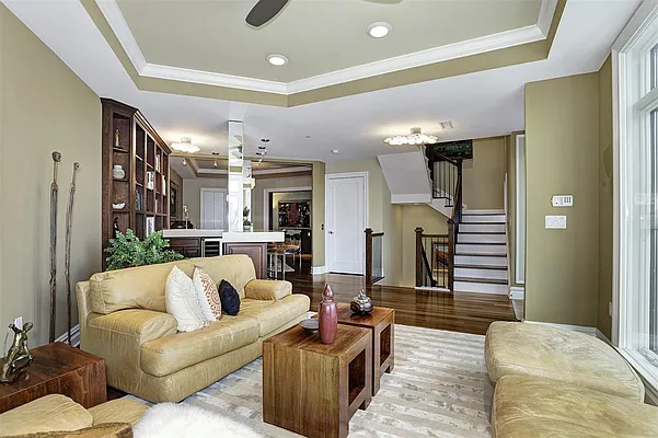 Sold by Keller Williams City Life Realty | media 48