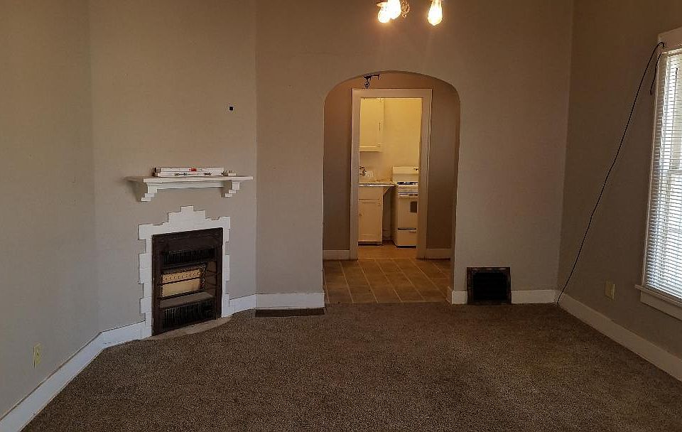 1st image of 707 W Ash St