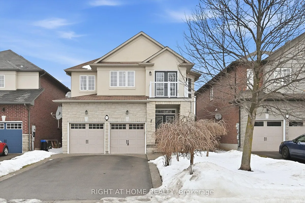 Photo 1 of 46 - 456 Valridge Dr - Hamilton, ON Primary Photo - 456 Valridge Dr