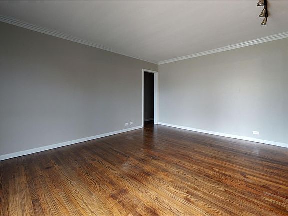 5th image of 1304 S Urbana Ave