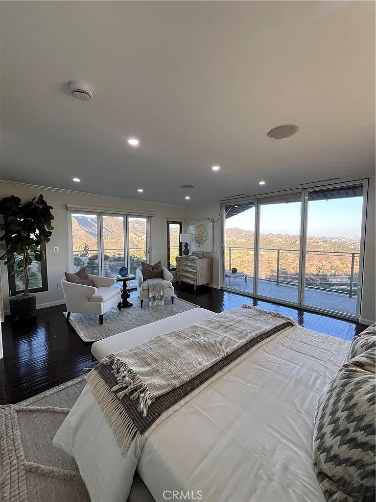 4 bed, 1920 sqft, $8,500 — Photo 1