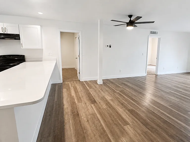 500 Red Table Apartments — Photo 60
