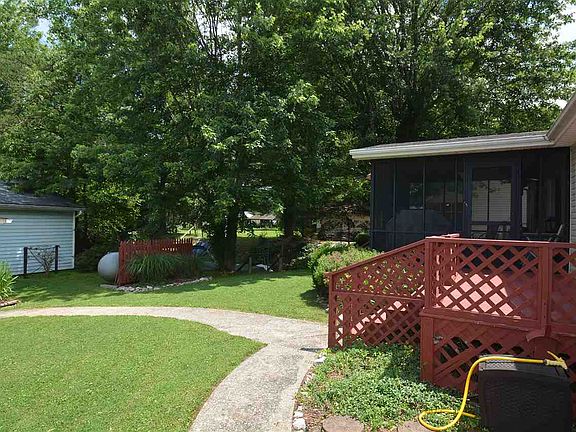 4th image of 4029 Chitwood Ln