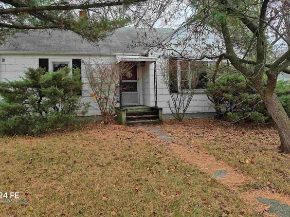 310 N Ionia St, Gladwin, MI 48624