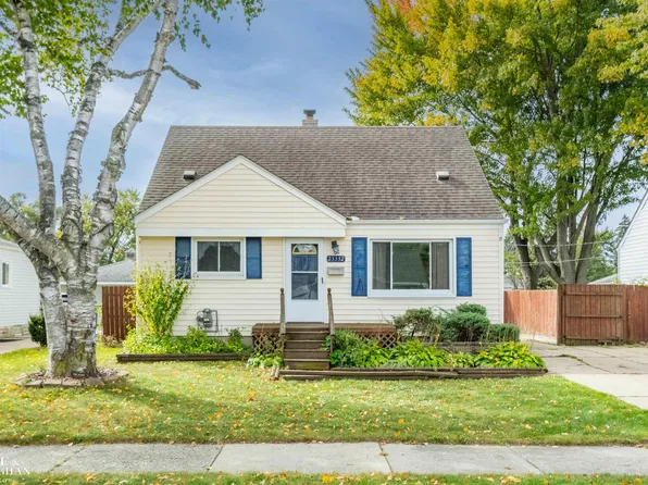 23332 Beverly St, Saint Clair Shores, MI 48082
