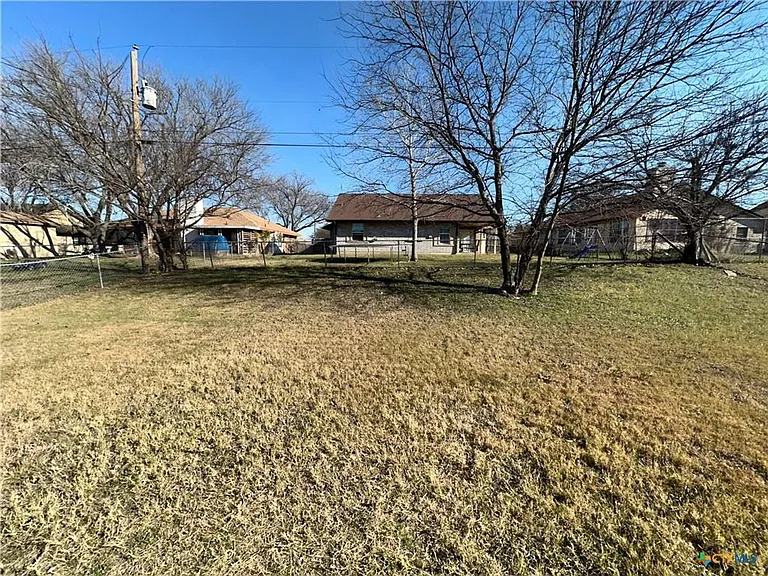 1810 Gautier Ave — Photo 5