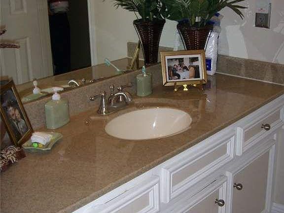 4th image of 3015 Oak Garden Dr
