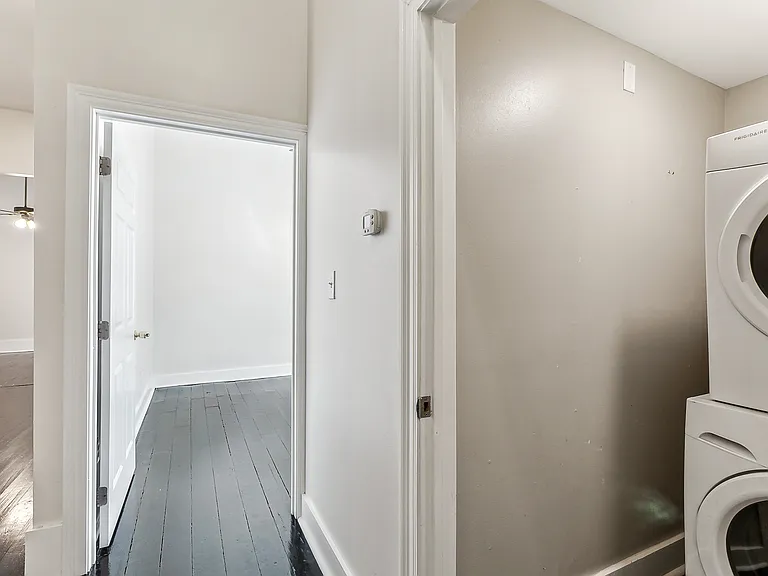 900 Josephine St — Photo 23