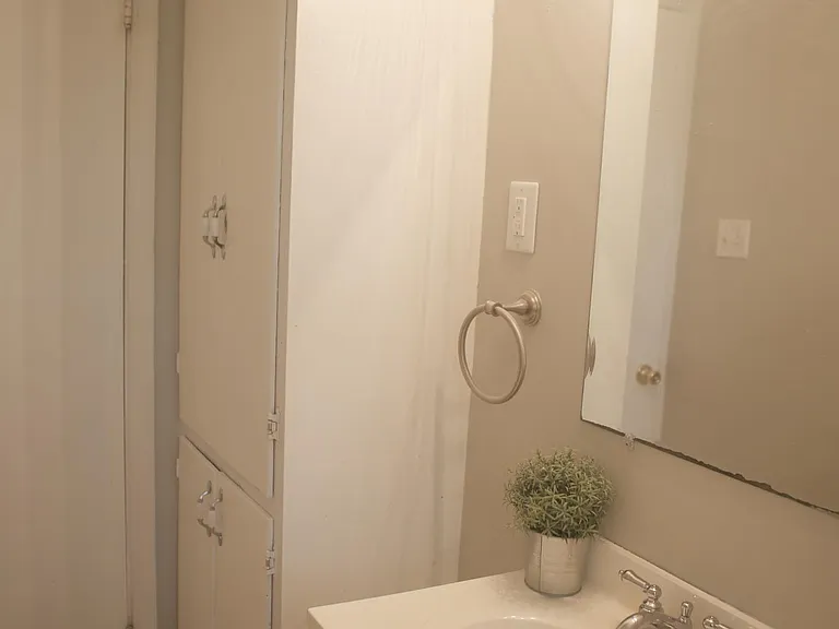 8725 Sleepy Hollow Rd — Photo 14