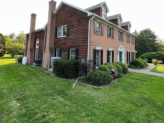 4th image of 1500 Stratford Ct
