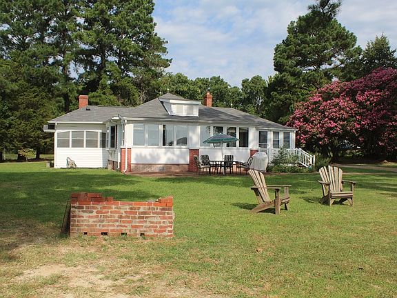 3rd image of 205 Headley Railway Ln