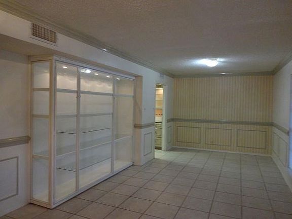 2nd image of 6515 Sunstrip Dr