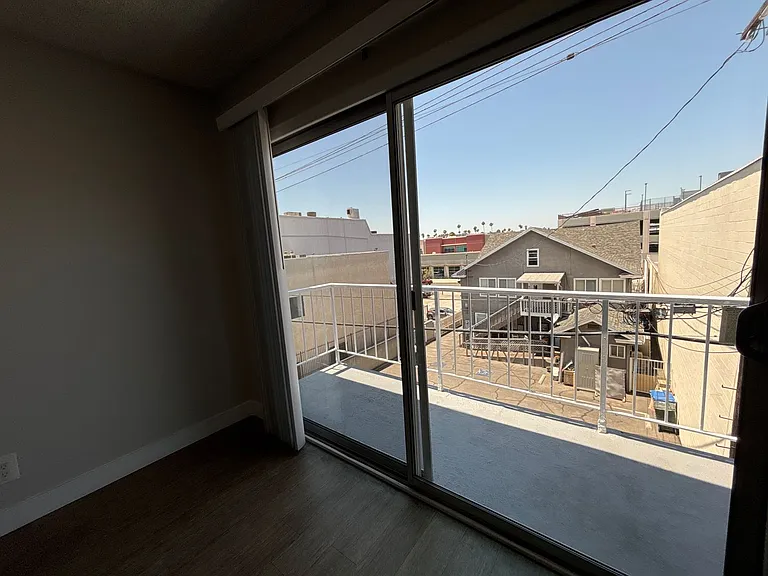 245 South Serrano Ave — Photo 54