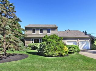 39 Pocahontas Ave, Oceanport, NJ 07757