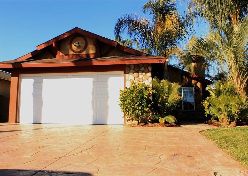 2nd image of 720 Clearwater Dr