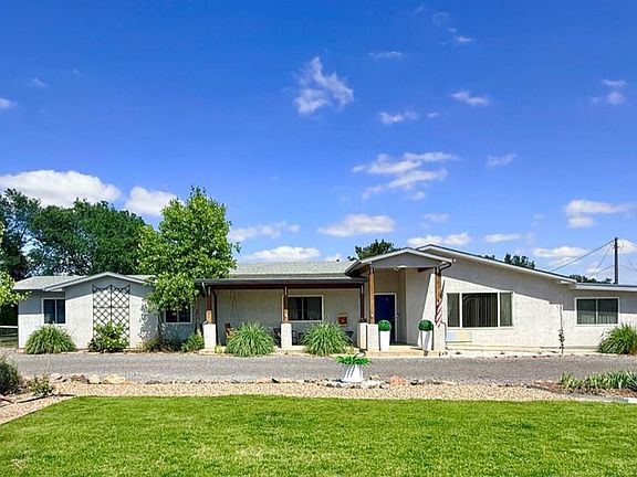 2nd image of 1038 Meadow Ln