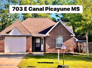 703 E Canal St, Picayune, MS 39466