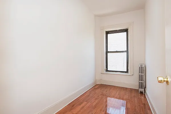 Rented by Perry Associates NYC Inc | media 15