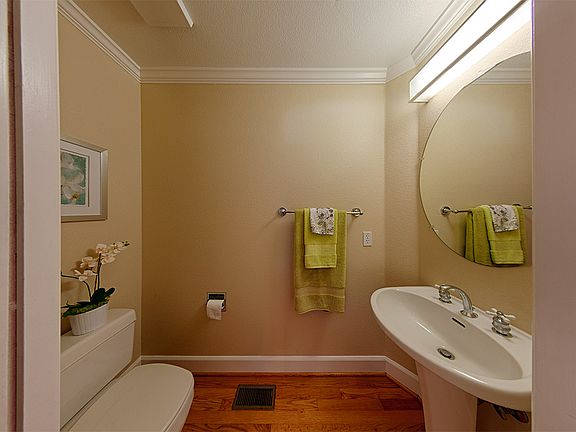 4th image of 737 Loma Verde Ave APT 5