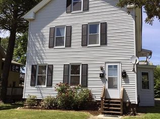 33 Grove St, Greenfield, MA 01301