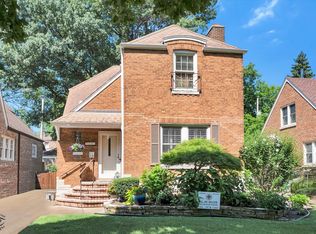 9342 S Oakley Ave, Chicago, IL 60643