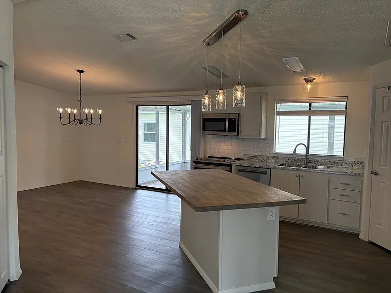 1715 Hilton Head Blvd — Photo 4