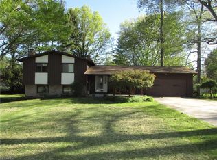 964 Norton Dr, Tallmadge, OH 44278