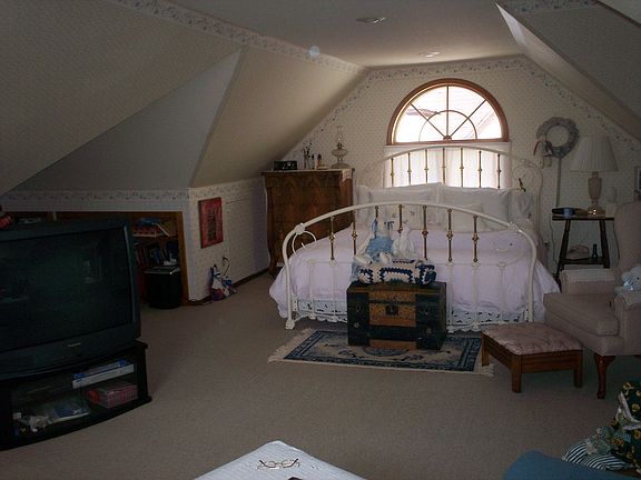 5th image of 508 Dimm St